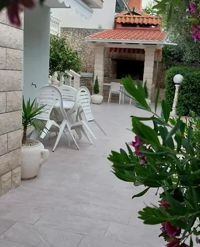 Nika & Karlo Apartament