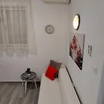 Nika & Karlo Апартаменти Макарська