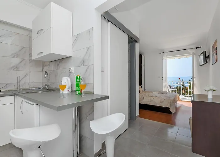 Apartment Nika & Karlo Makarska